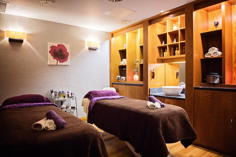 Delta Hotels By Marriott Cheltenham Chase Экстерьер фото