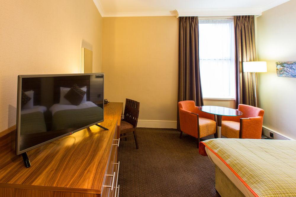 Delta Hotels By Marriott Cheltenham Chase Экстерьер фото