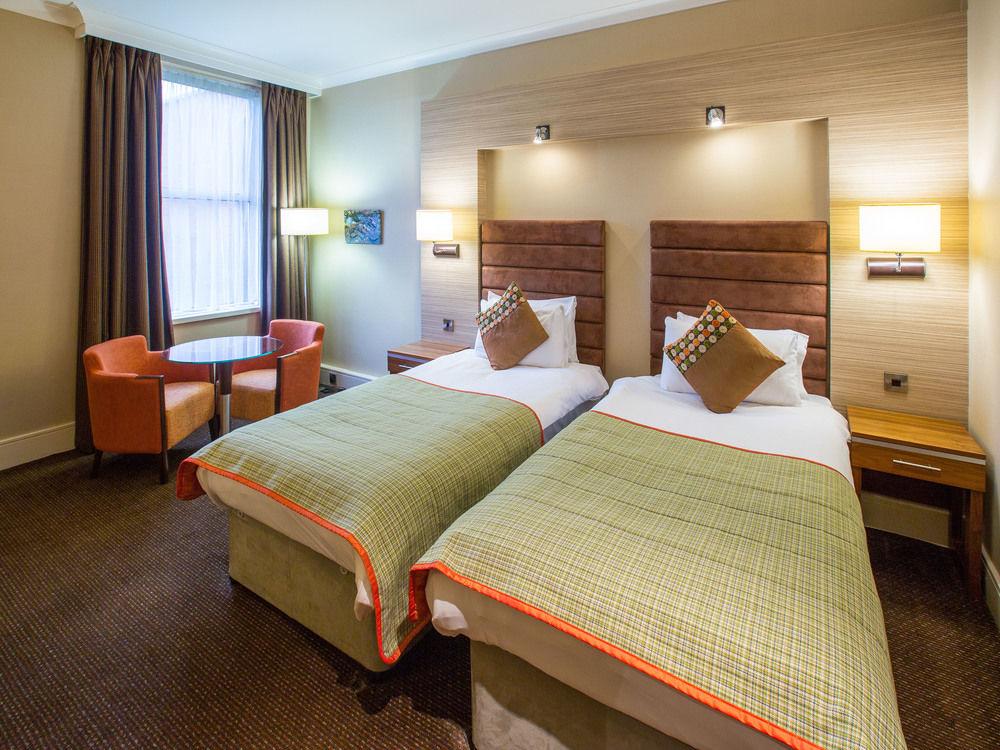 Delta Hotels By Marriott Cheltenham Chase Экстерьер фото