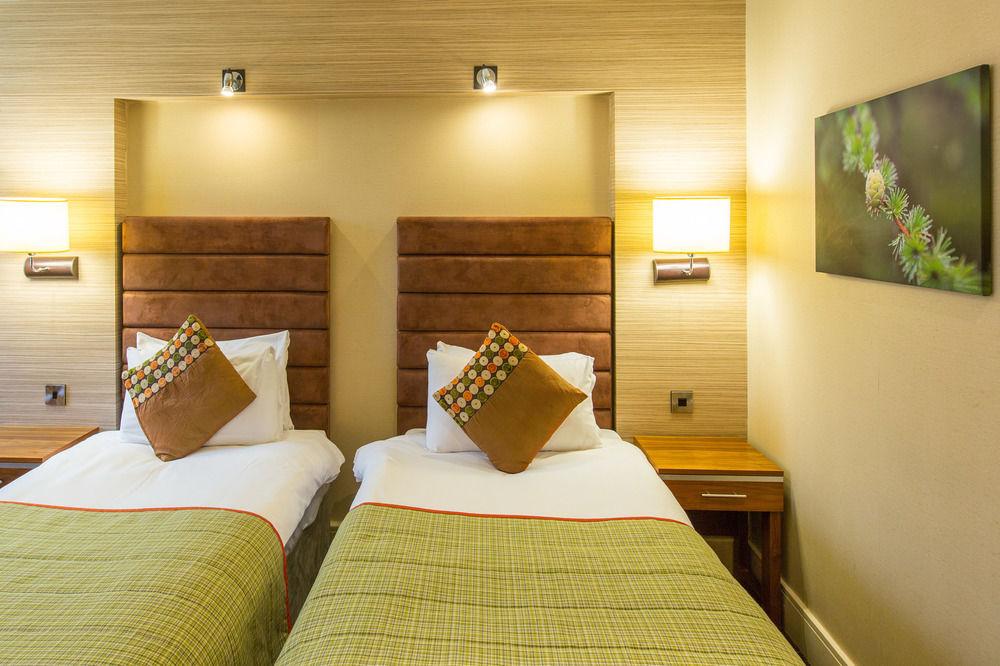 Delta Hotels By Marriott Cheltenham Chase Экстерьер фото
