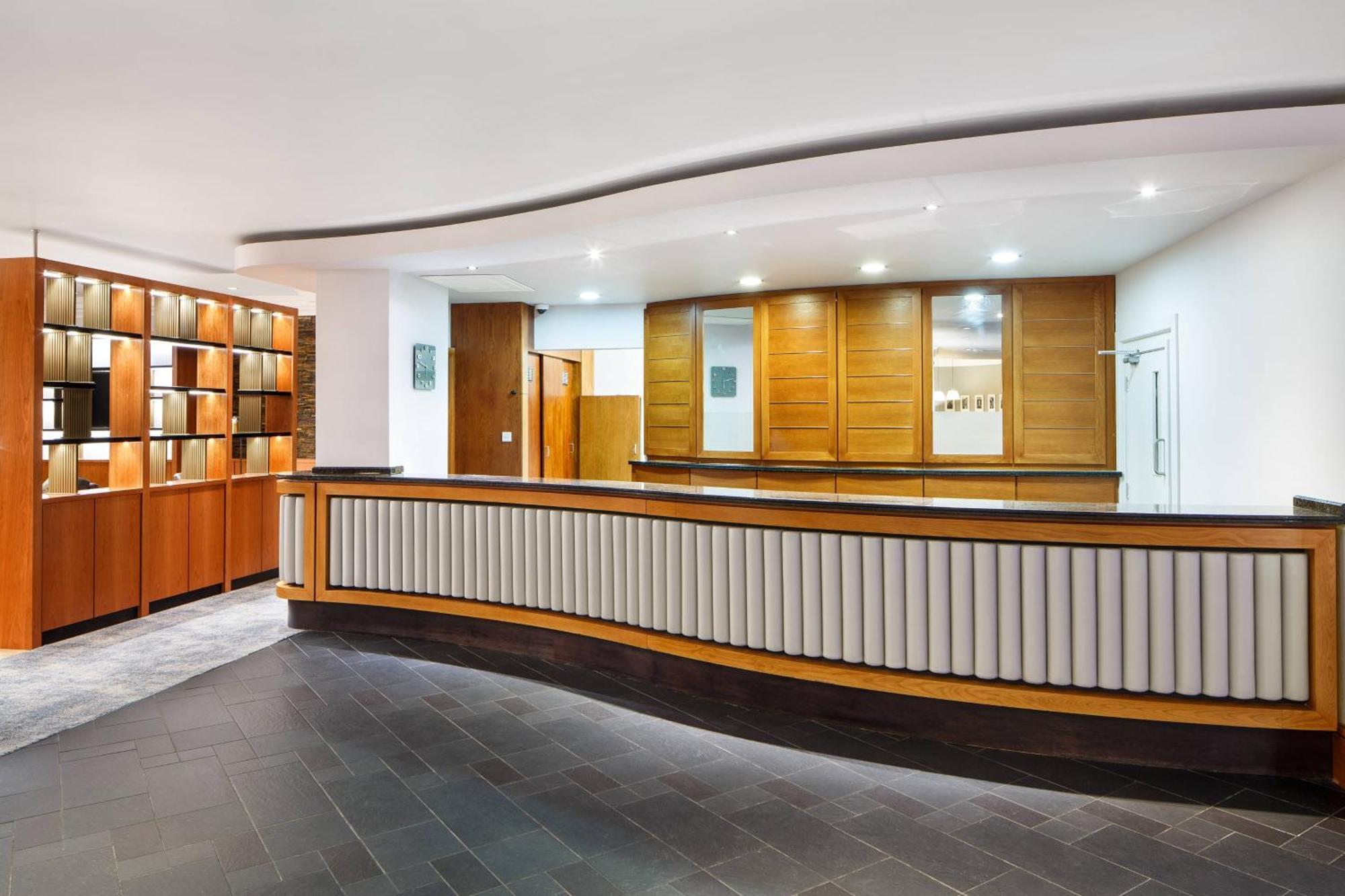 Delta Hotels By Marriott Cheltenham Chase Экстерьер фото