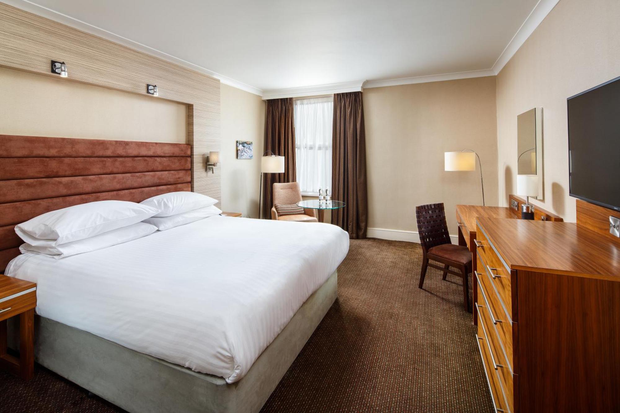 Delta Hotels By Marriott Cheltenham Chase Экстерьер фото