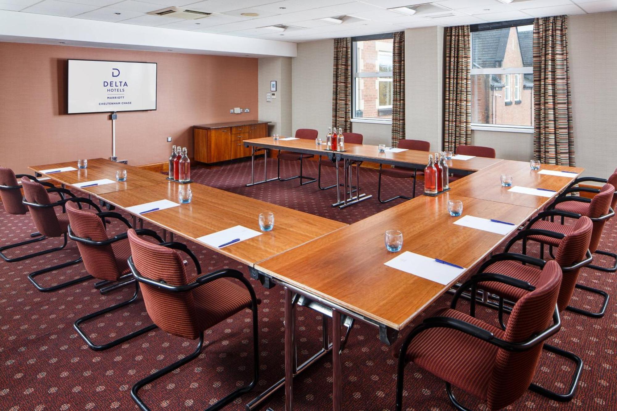 Delta Hotels By Marriott Cheltenham Chase Экстерьер фото