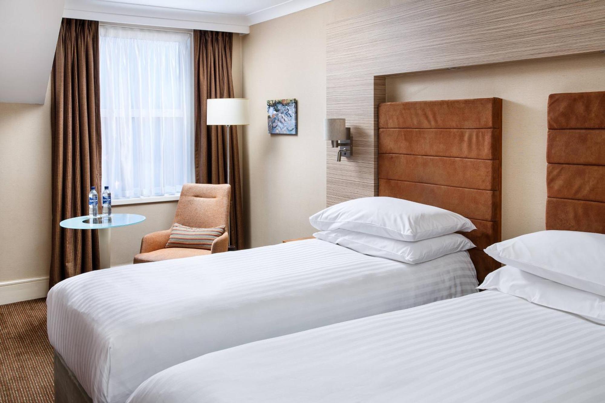 Delta Hotels By Marriott Cheltenham Chase Экстерьер фото