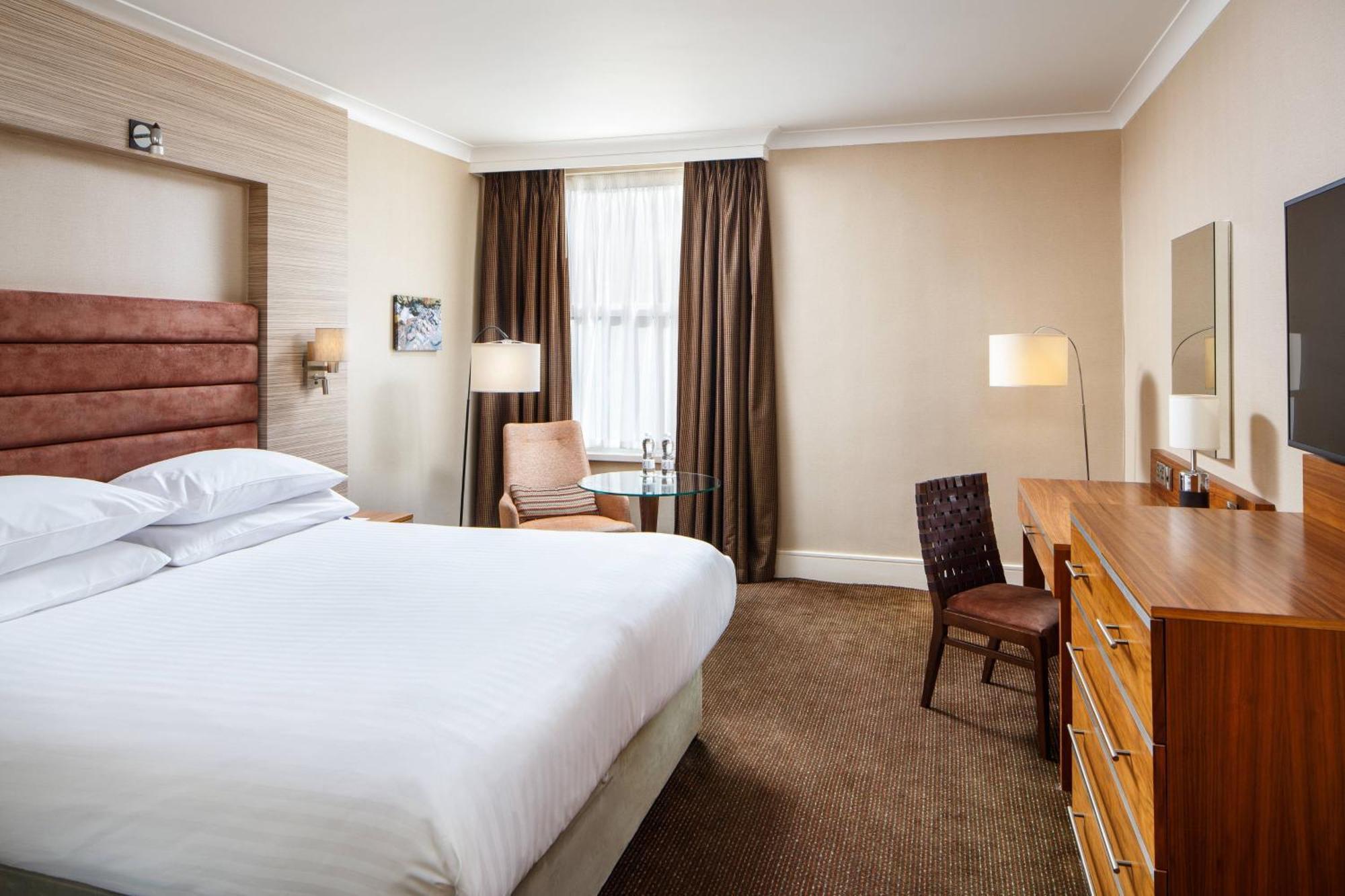 Delta Hotels By Marriott Cheltenham Chase Экстерьер фото