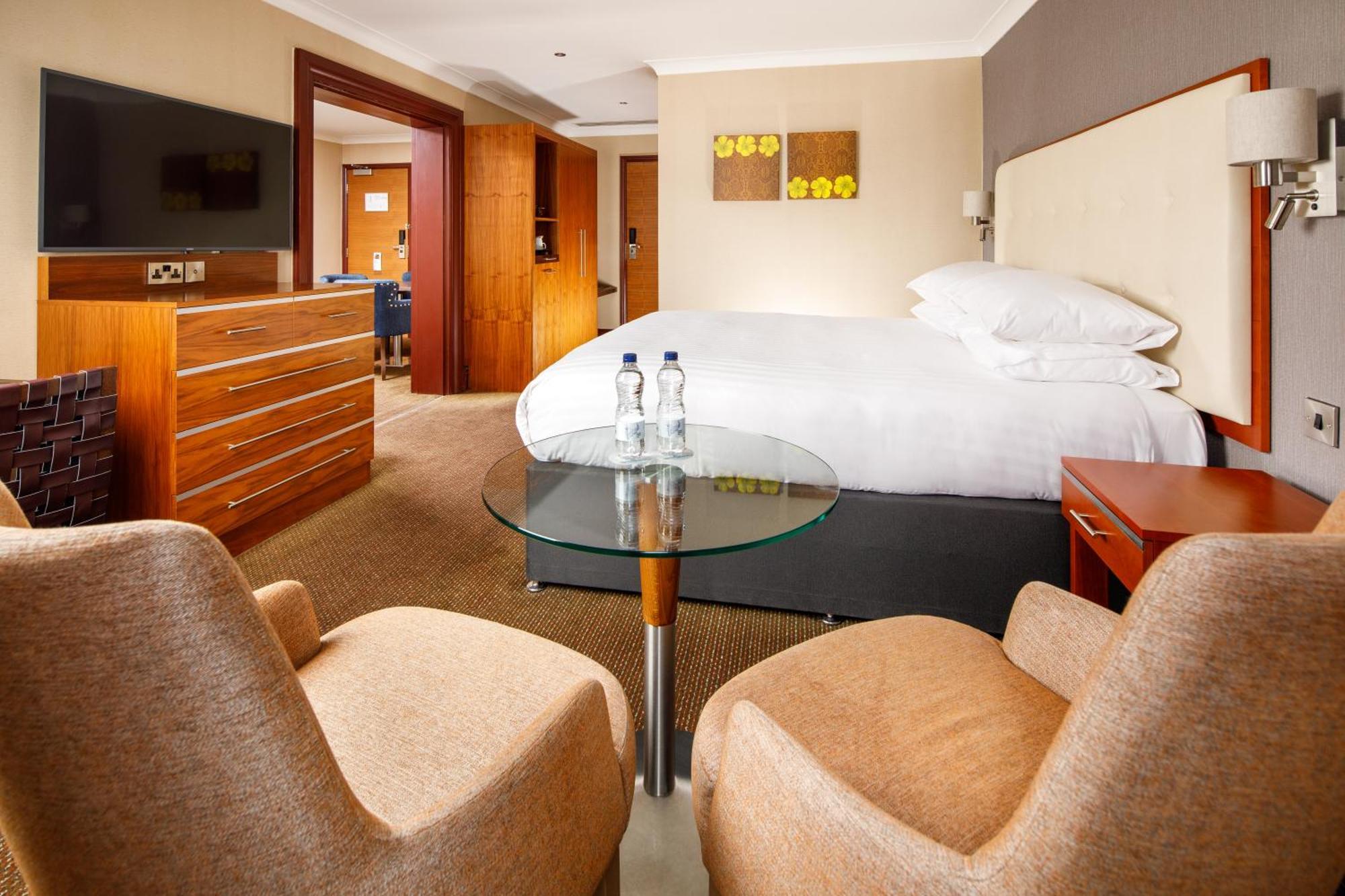 Delta Hotels By Marriott Cheltenham Chase Экстерьер фото