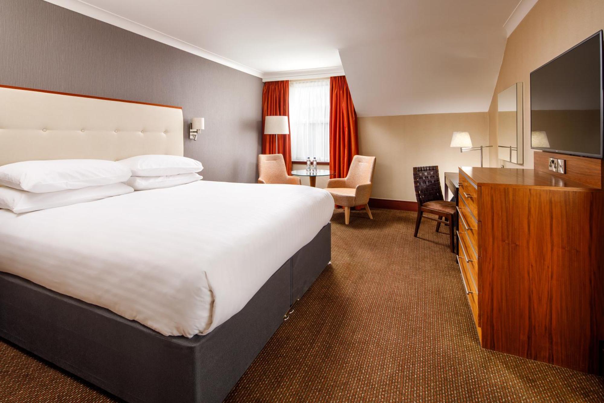 Delta Hotels By Marriott Cheltenham Chase Экстерьер фото