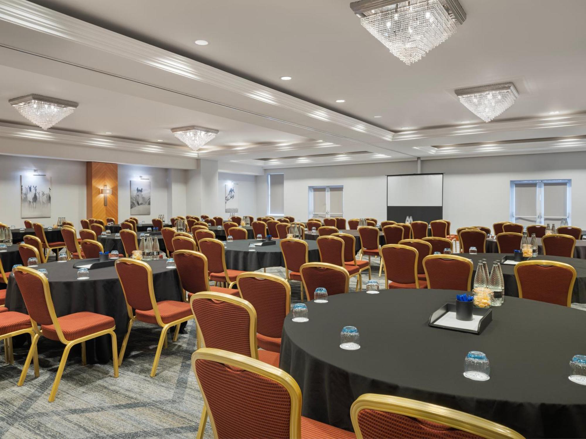 Delta Hotels By Marriott Cheltenham Chase Экстерьер фото